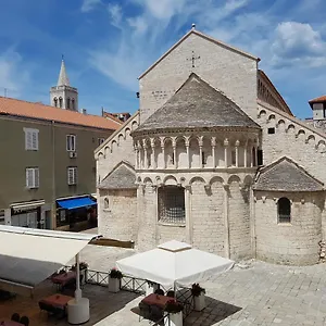 aurora-apartmani-zadar.hotelinzadar.com/